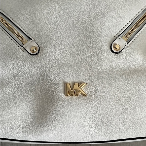 MICHAEL MICHAEL KORS
Evie White Large Pebbled Leather Shoulder Hobo Bag Gold - Picture 8 of 16
